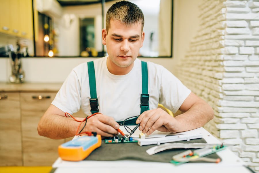 electrician apprentices